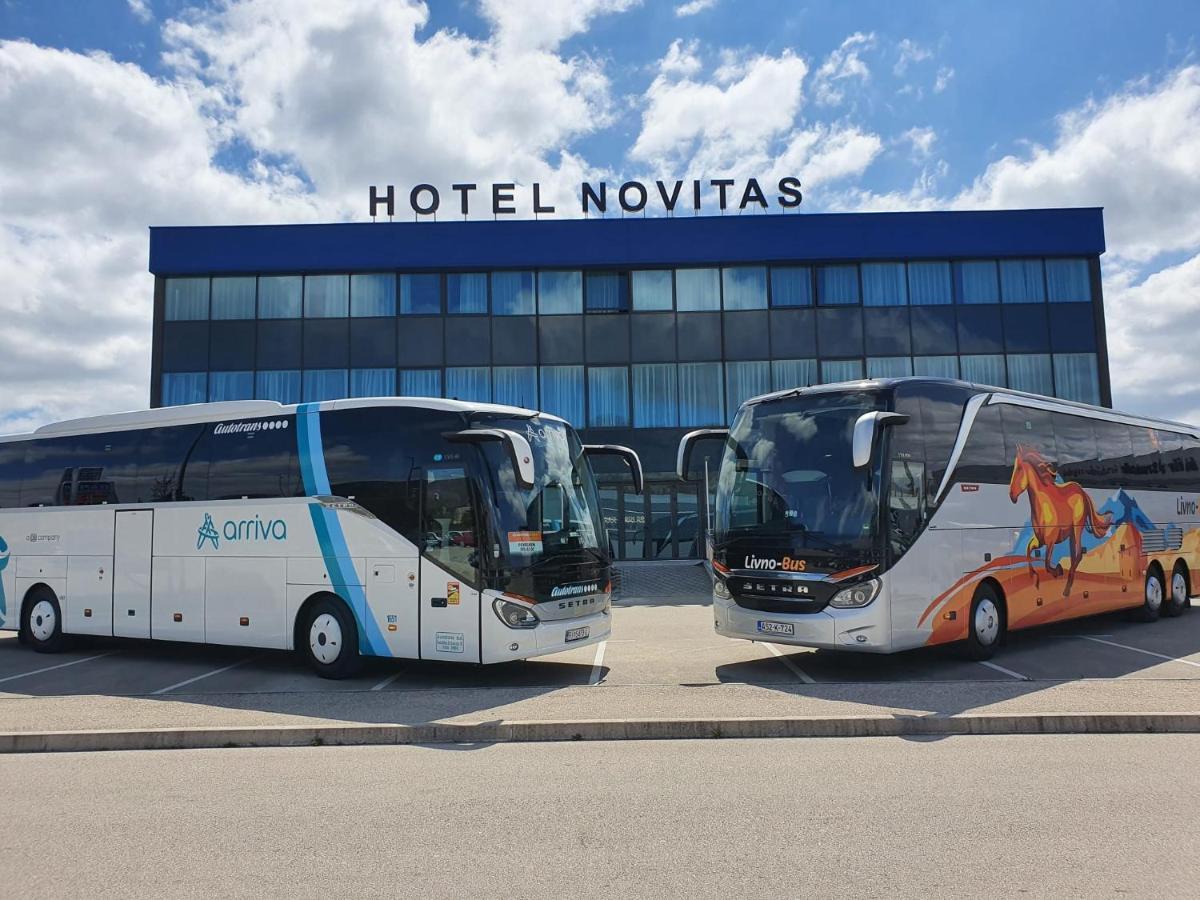 Hotel Novitas 利夫诺 外观 照片